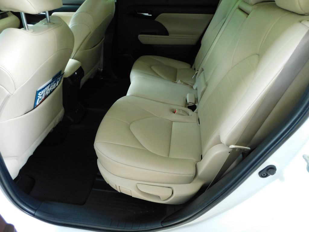 2021 Toyota Highlander Image 24