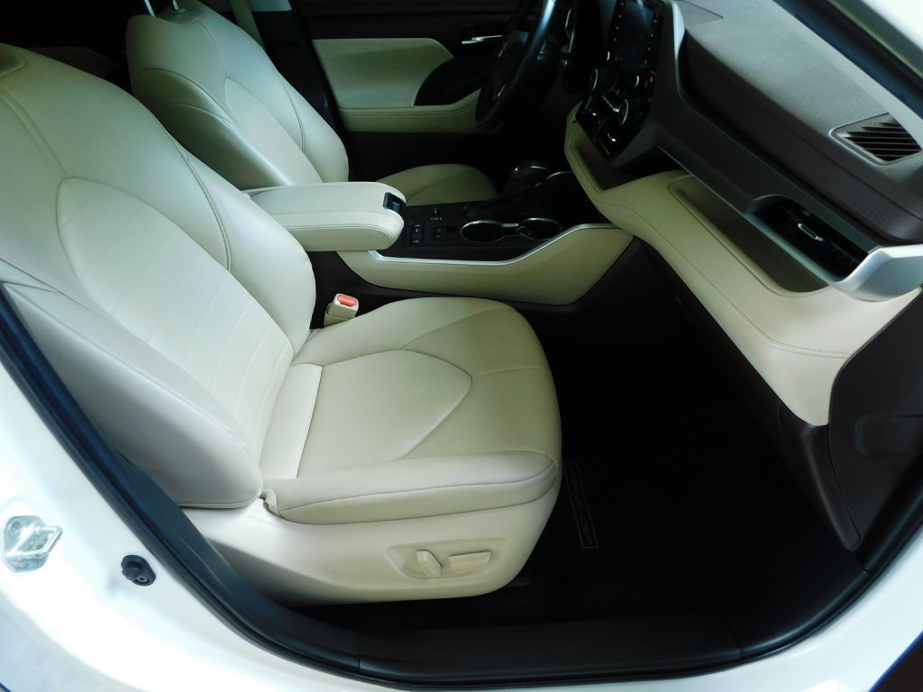 2021 Toyota Highlander Image 34