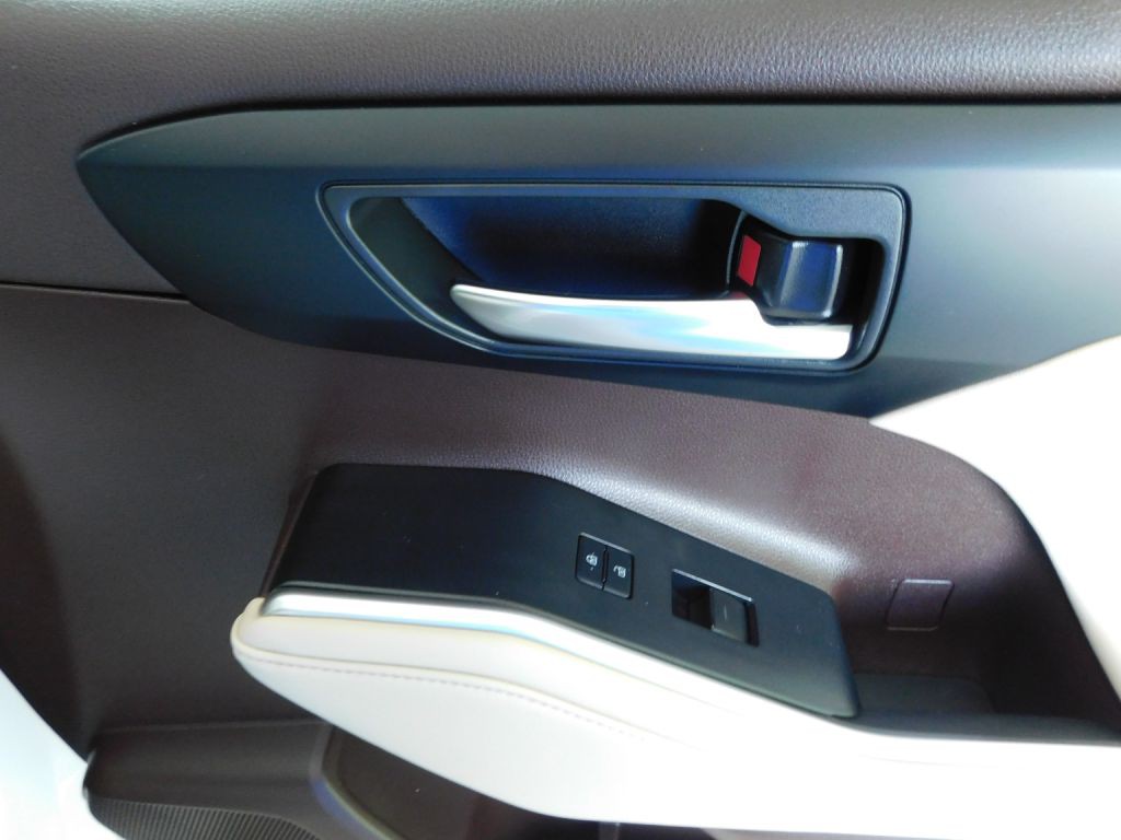 2021 Toyota Highlander Image 38