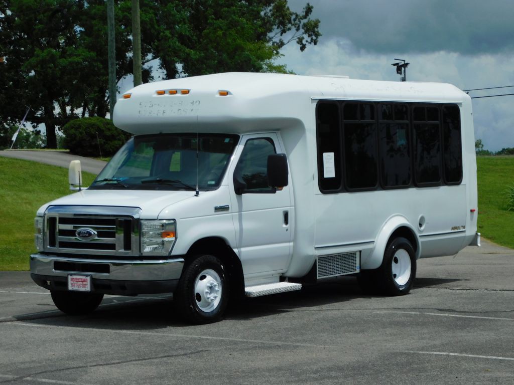 2014 Ford Econoline Image 2