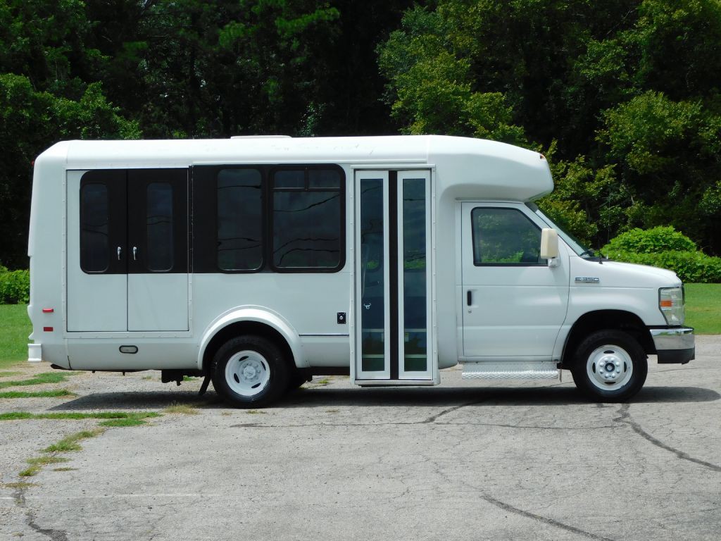 2014 Ford Econoline Image 4