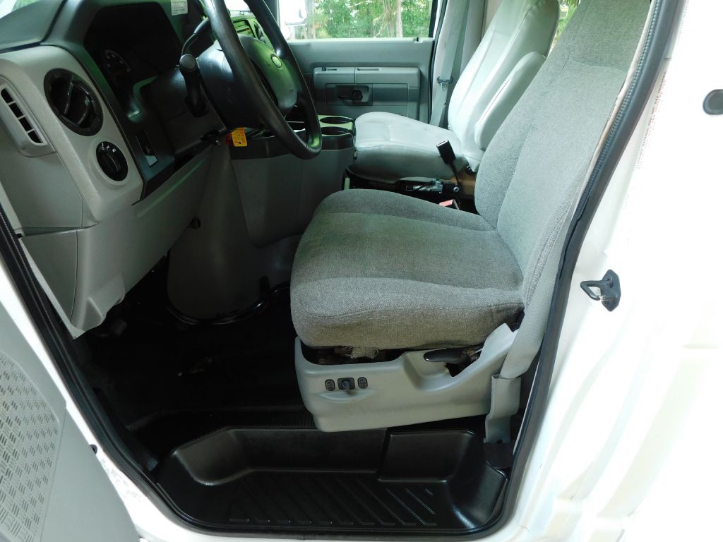 2014 Ford Econoline Image 8