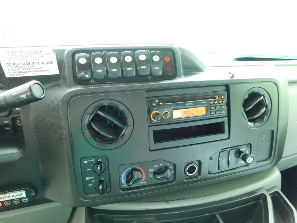 2014 Ford Econoline Image 14