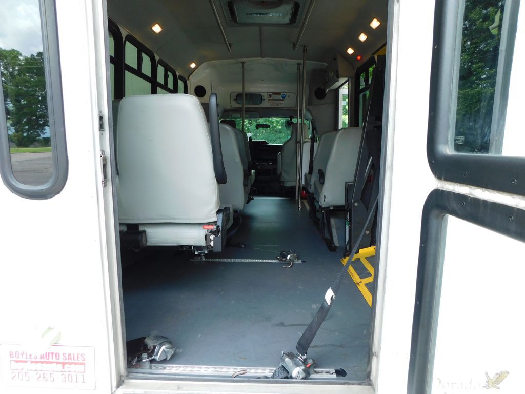 2014 Ford Econoline Image 21