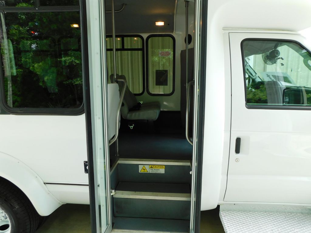 2014 Ford Econoline Image 26