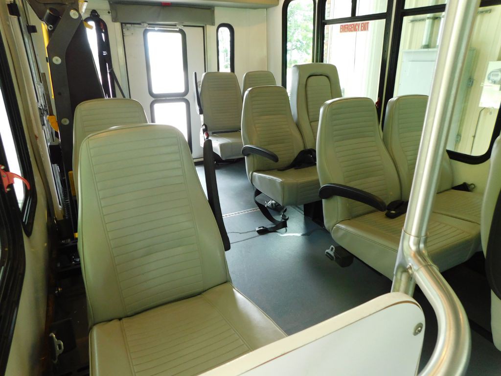 2014 Ford Econoline Image 27