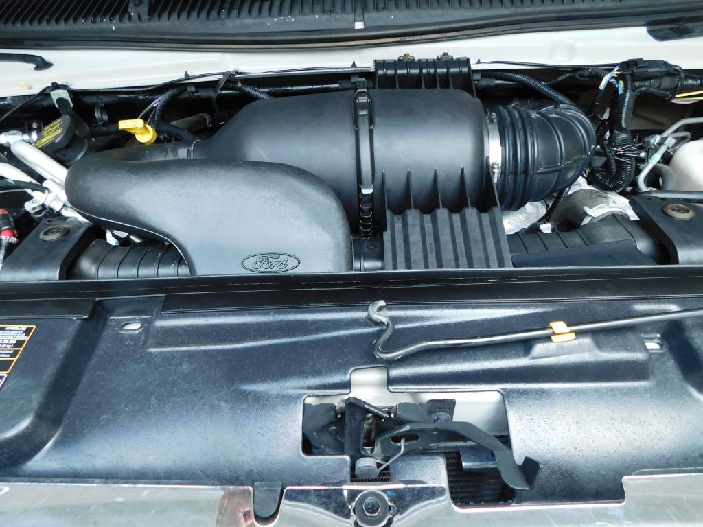 2014 Ford Econoline Image 33