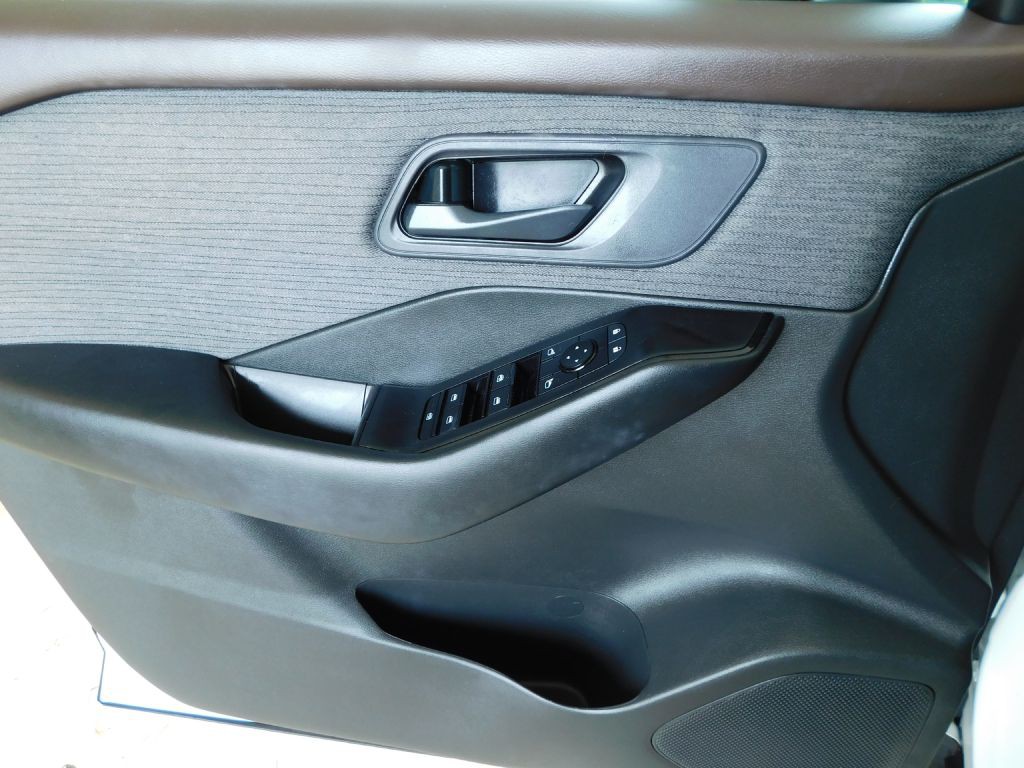 2023 Nissan Rogue Image 19