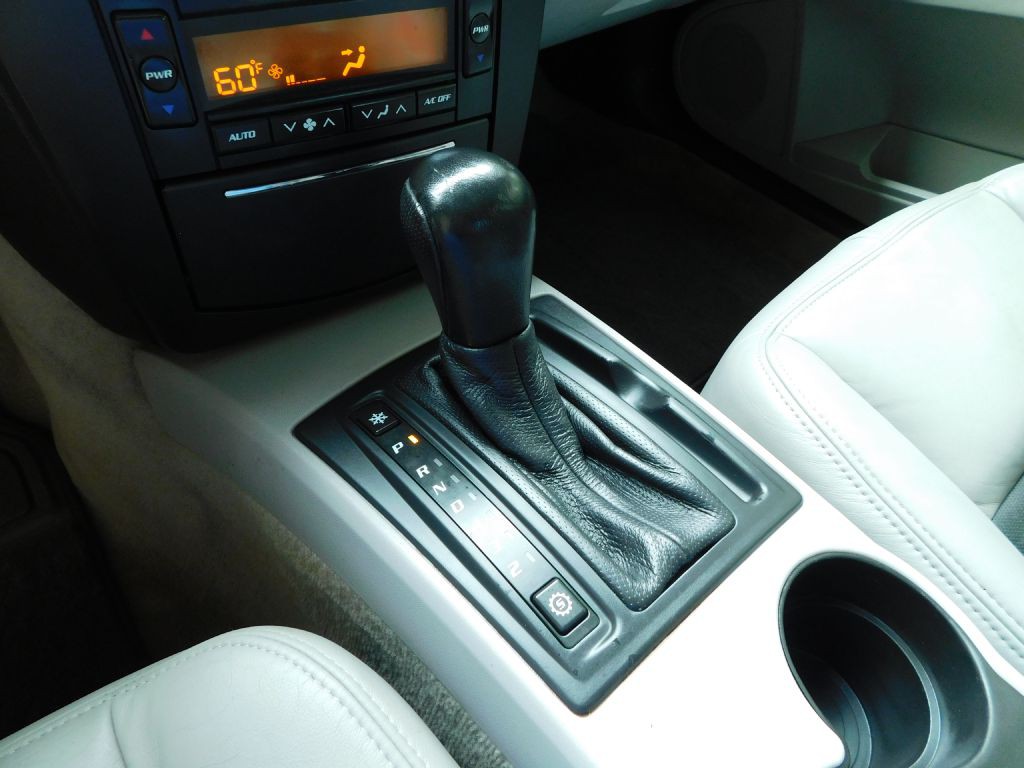 2005 Cadillac CTS Image 16