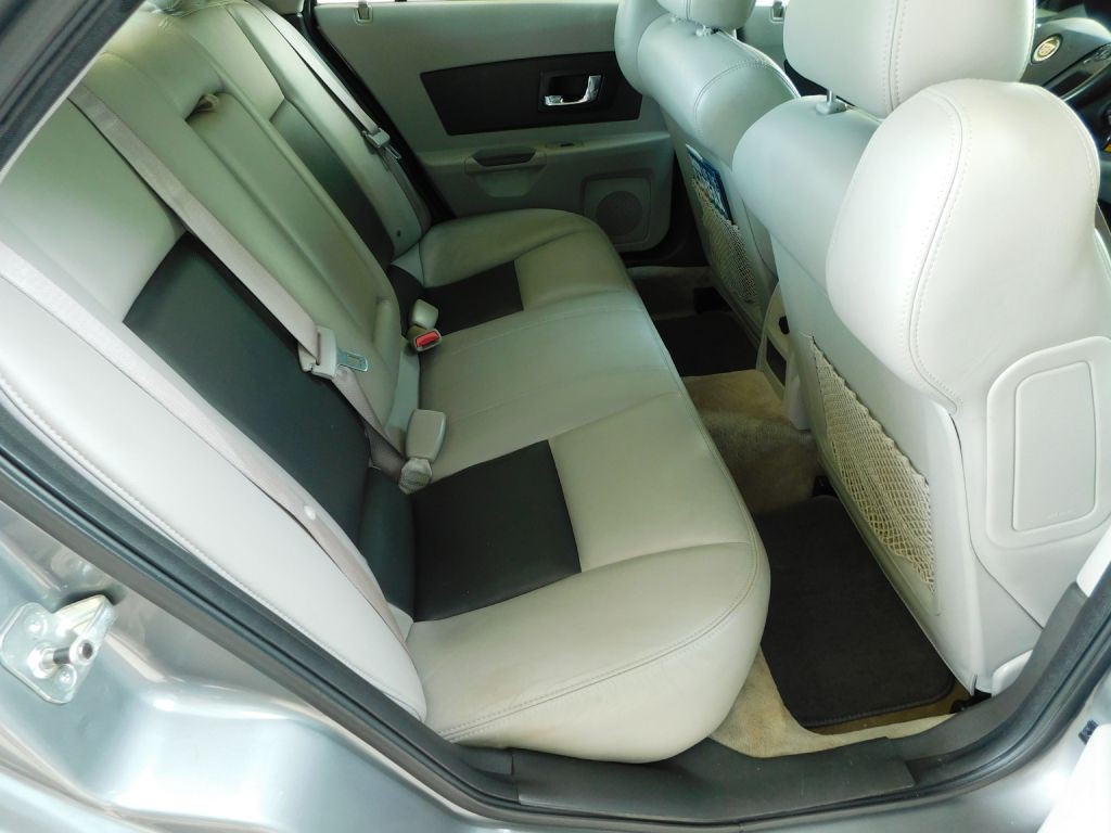 2005 Cadillac CTS Image 28