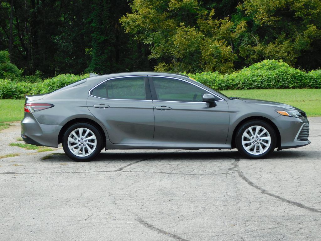 2021 Toyota Camry Image 3