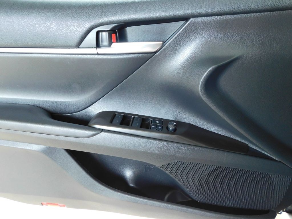 2021 Toyota Camry Image 20