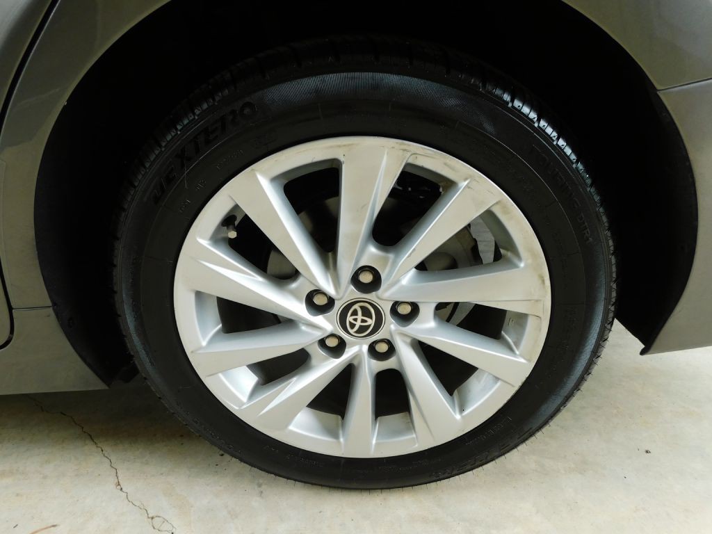 2021 Toyota Camry Image 33