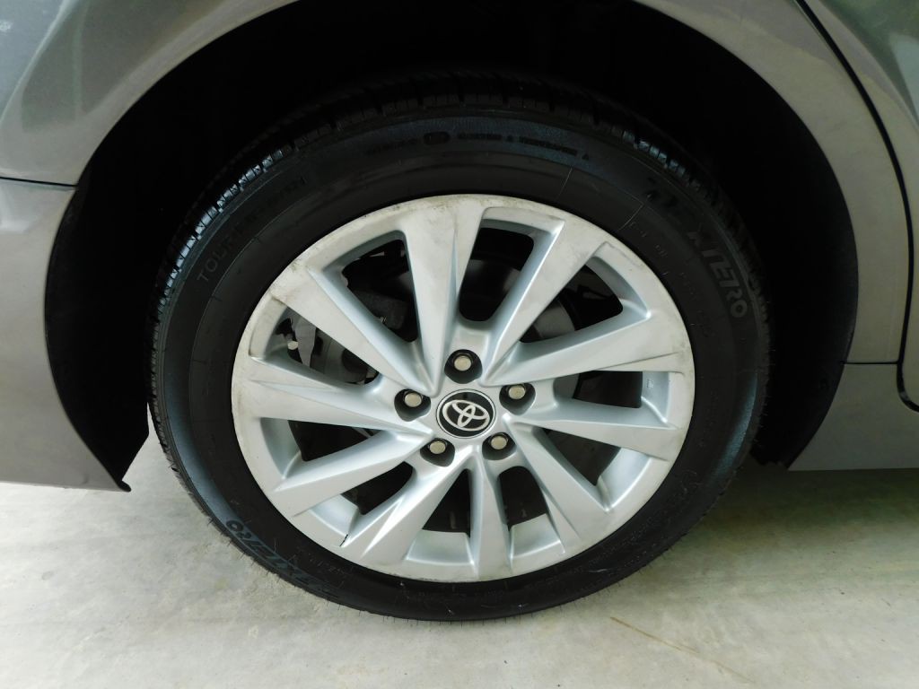 2021 Toyota Camry Image 34