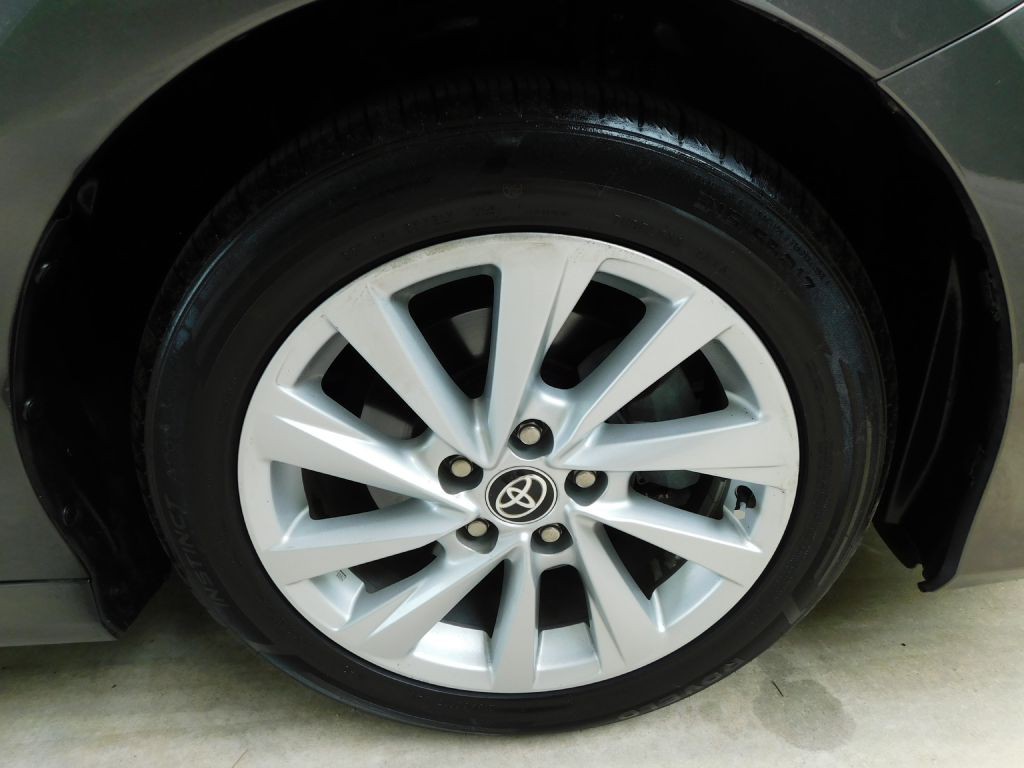 2021 Toyota Camry Image 35