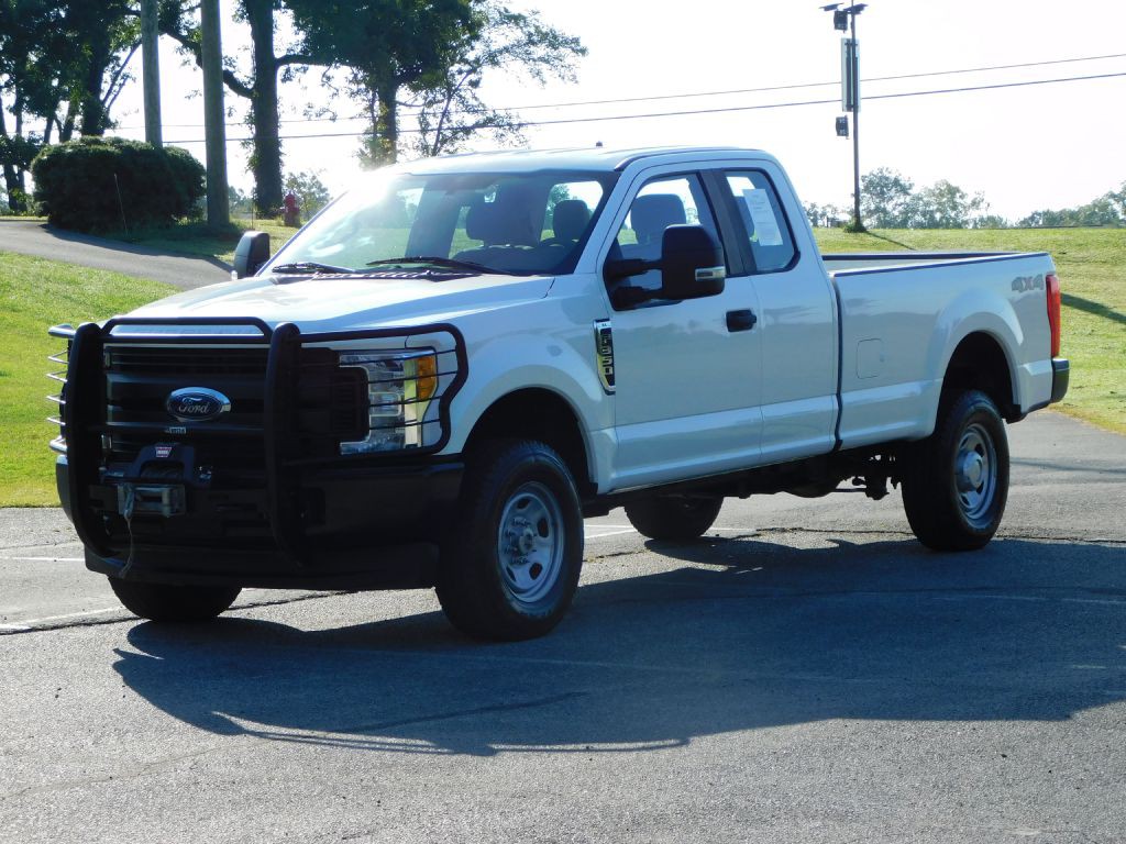 2017 Ford F-350 Image 2
