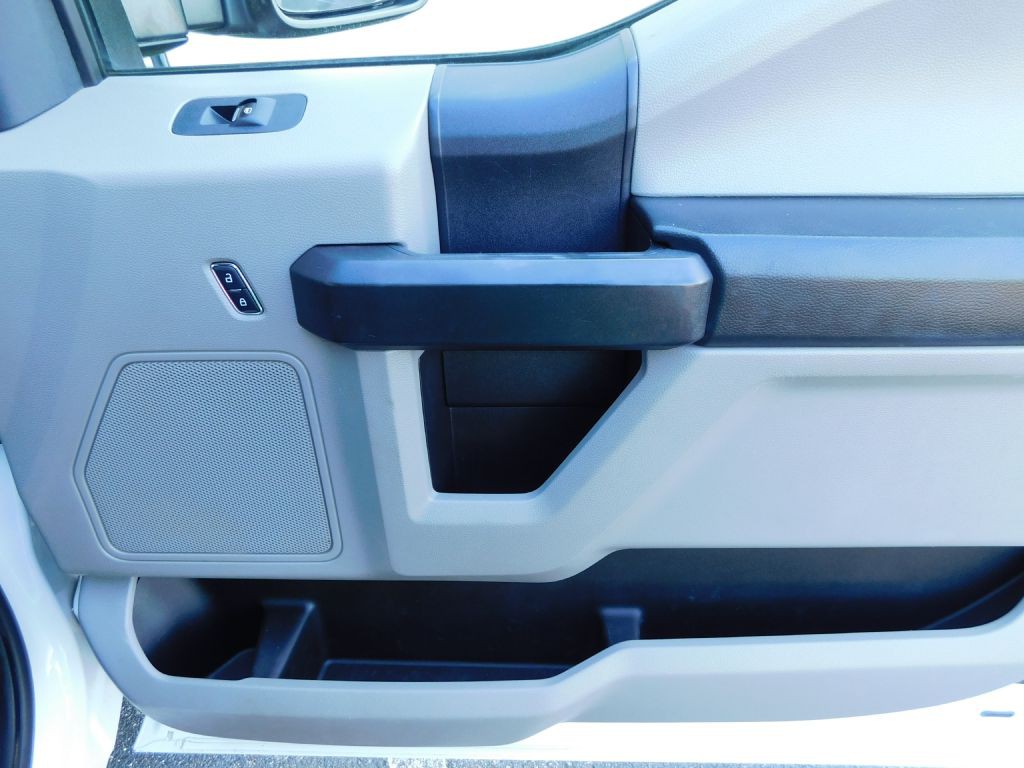 2017 Ford F-350 Image 28
