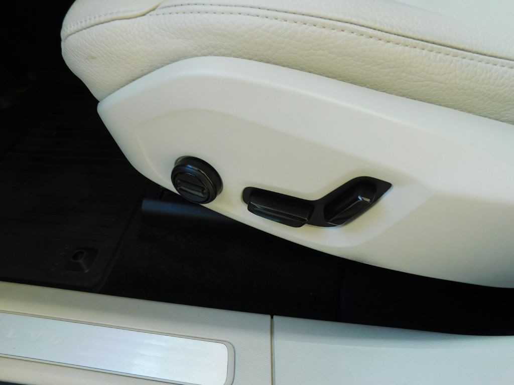 2022 Volvo XC60 Image 10
