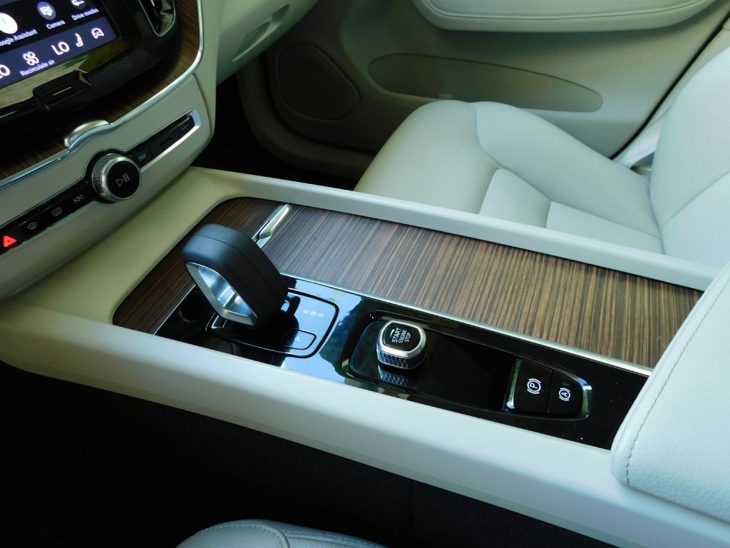 2022 Volvo XC60 Image 18