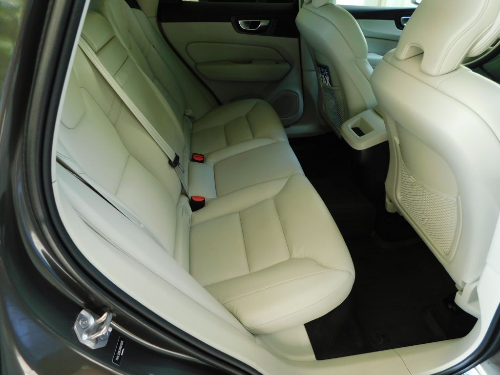 2022 Volvo XC60 Image 34