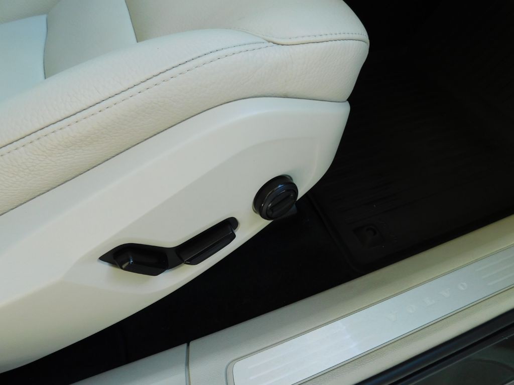 2022 Volvo XC60 Image 37