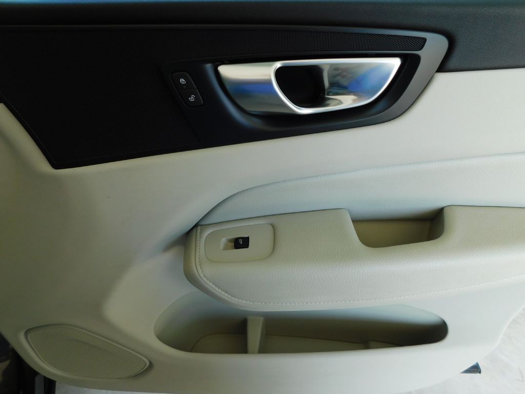 2022 Volvo XC60 Image 38