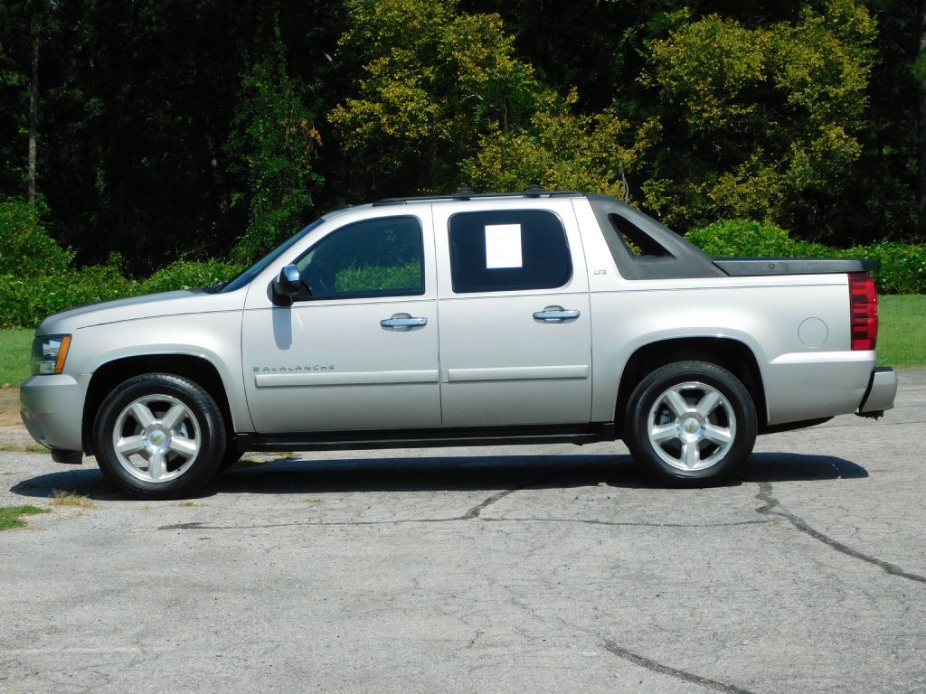 2008 Chevrolet Avalanche Image 5