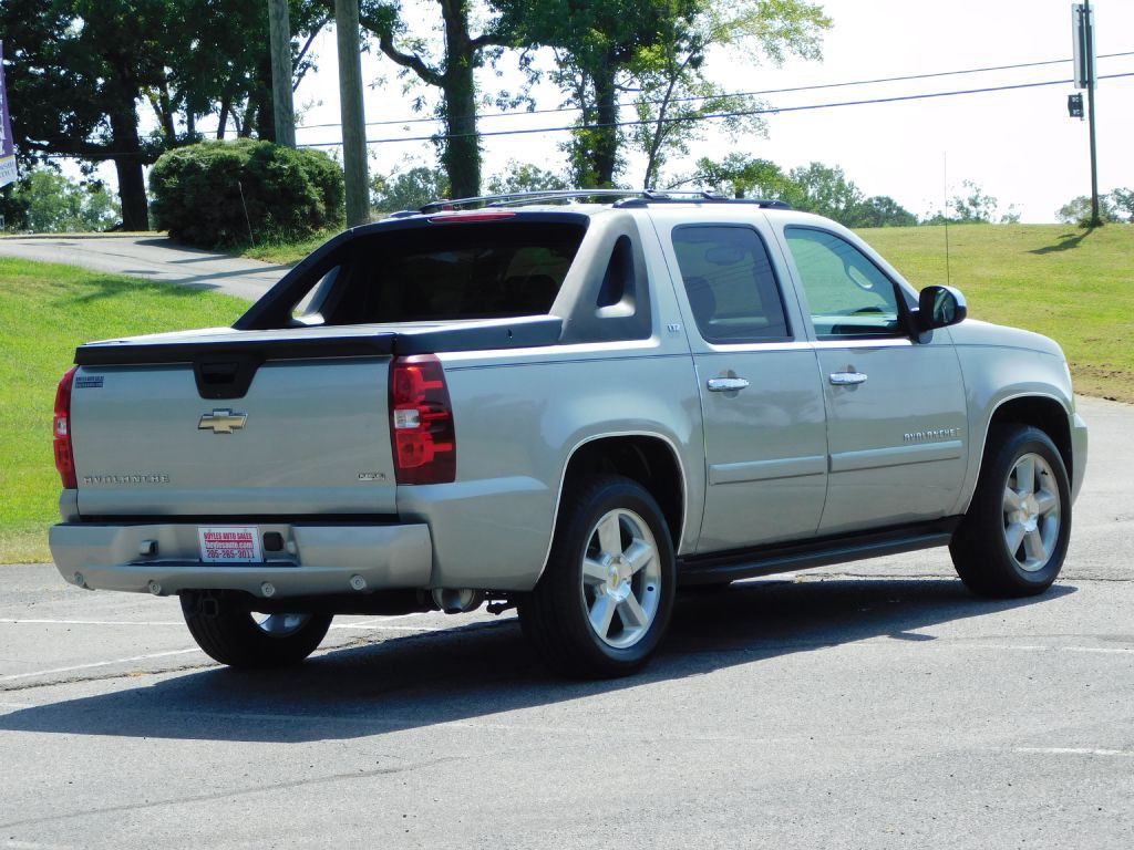 2008 Chevrolet Avalanche Image 7