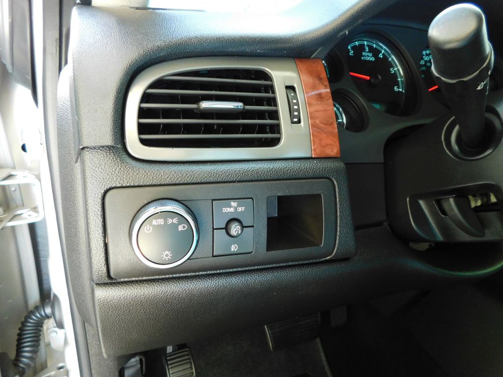 2008 Chevrolet Avalanche Image 13