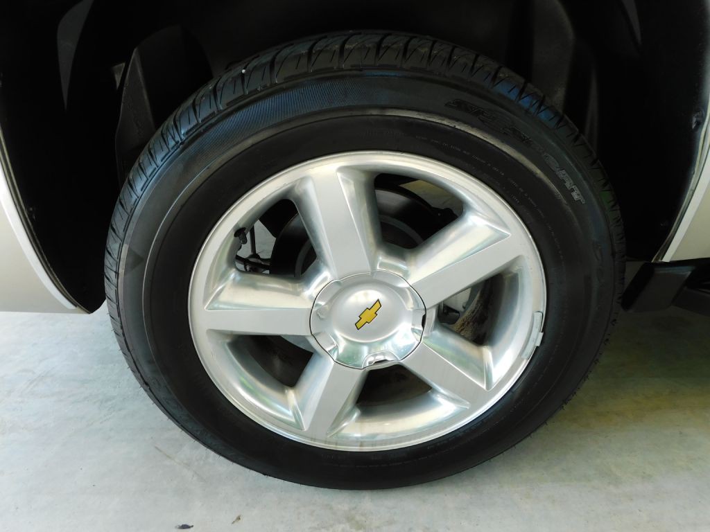 2008 Chevrolet Avalanche Image 40