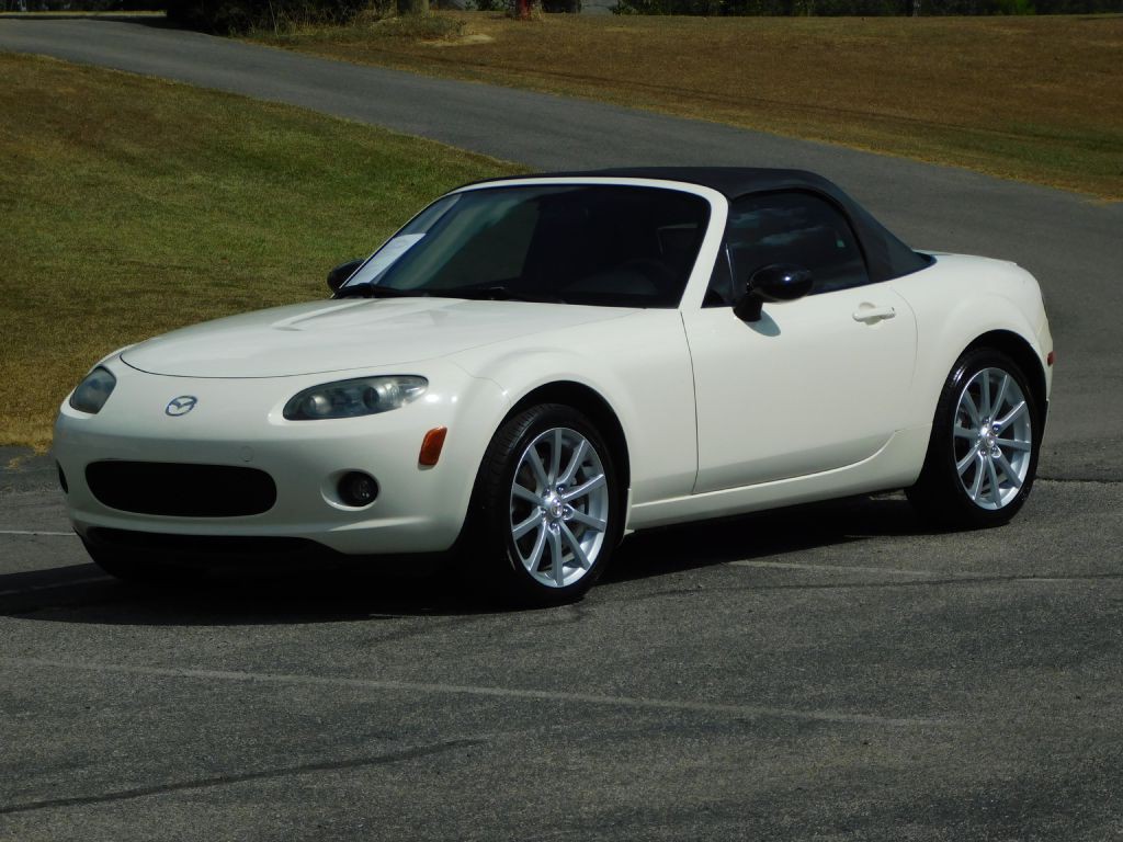 2006 Mazda MX-5 Miata Image 2