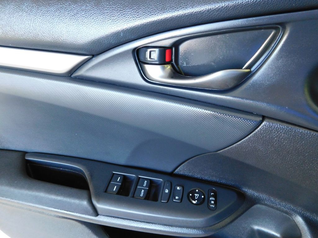 2017 Honda Civic Image 19