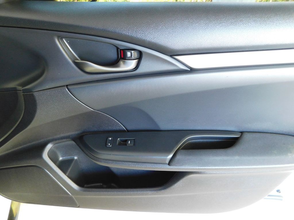 2017 Honda Civic Image 25