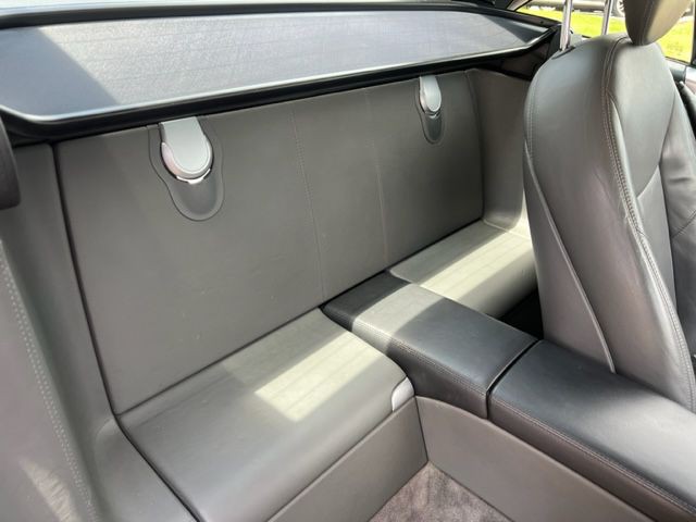 2006 Mercedes-Benz SL-Class Image 14