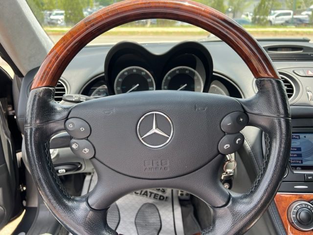 2006 Mercedes-Benz SL-Class Image 31