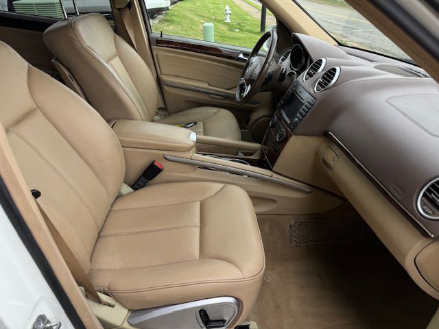 2010 Mercedes-Benz GL-Class Image 8