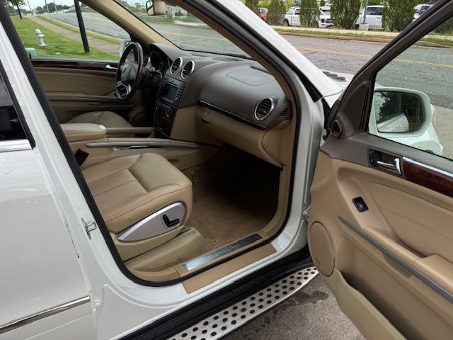 2010 Mercedes-Benz GL-Class Image 9