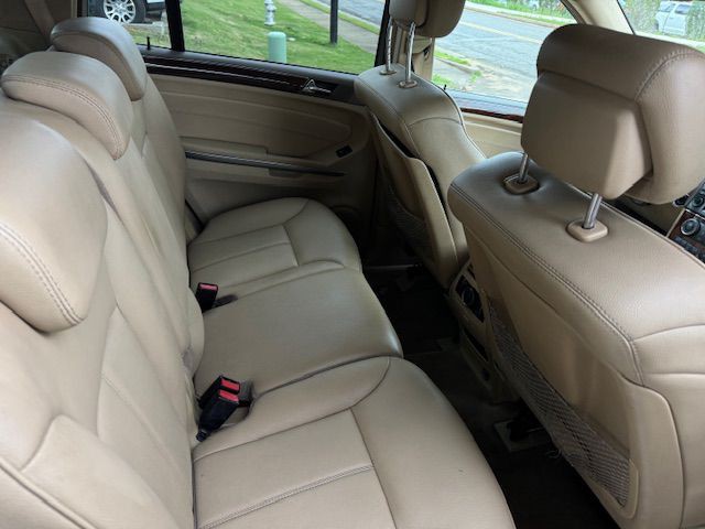 2010 Mercedes-Benz GL-Class Image 10