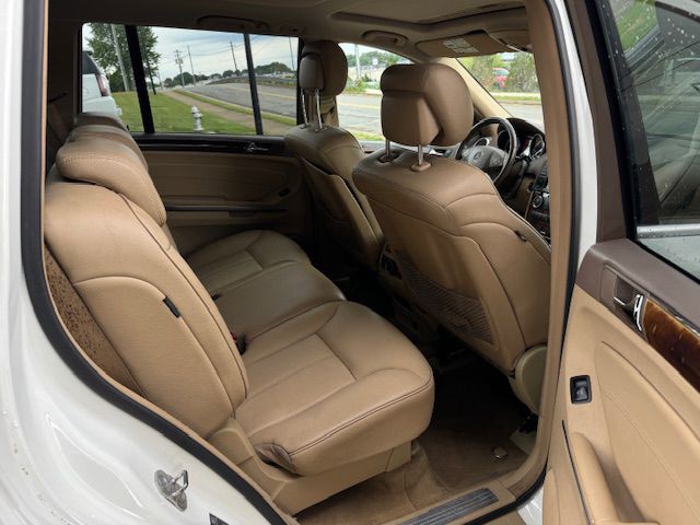 2010 Mercedes-Benz GL-Class Image 11