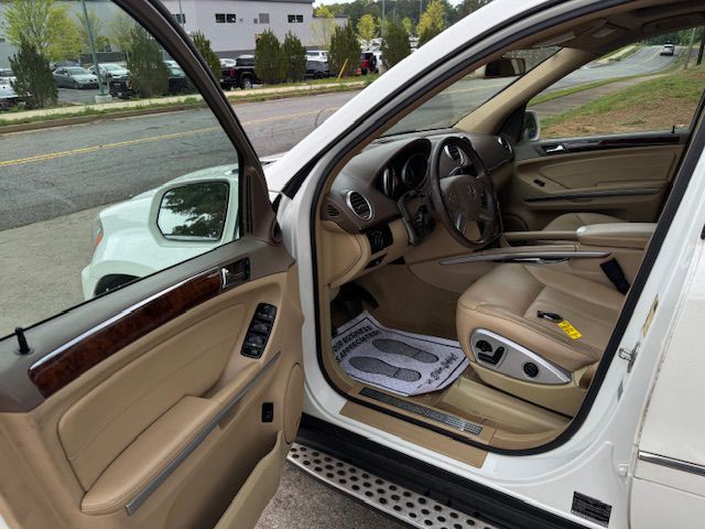 2010 Mercedes-Benz GL-Class Image 13