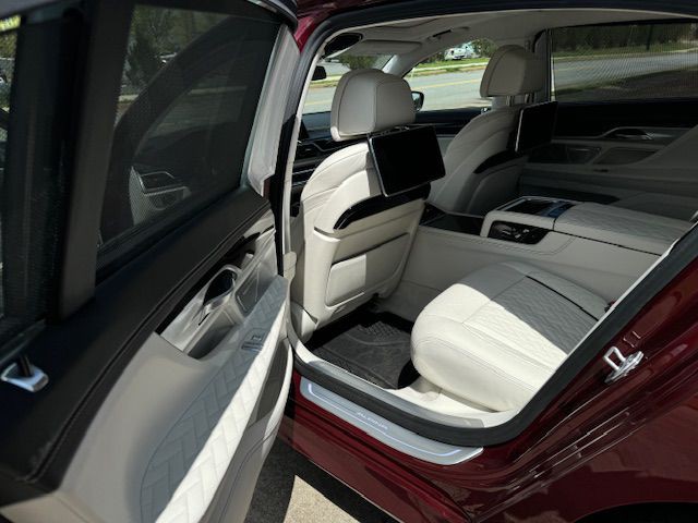 2022 BMW 7 Series Image 15