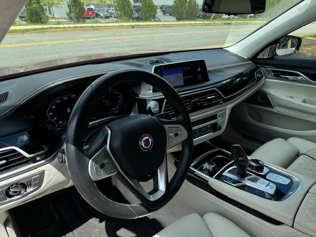 2022 BMW 7 Series Image 16