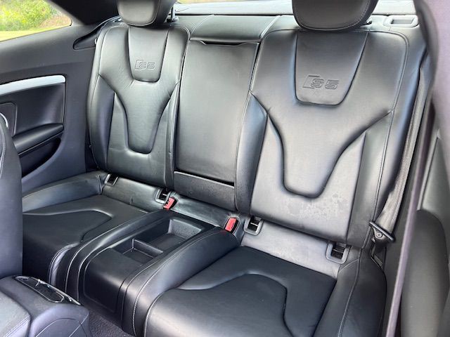 2010 Audi S5 Image 11
