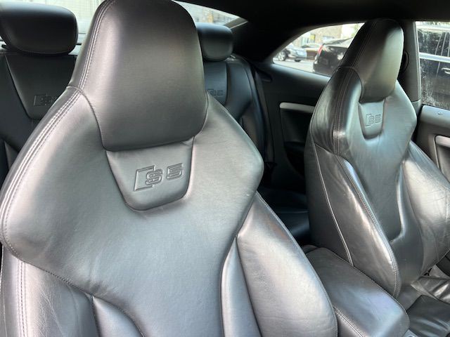 2010 Audi S5 Image 14