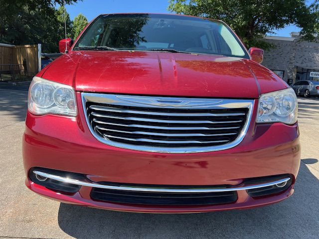 2015 Chrysler Town & Country Image 10