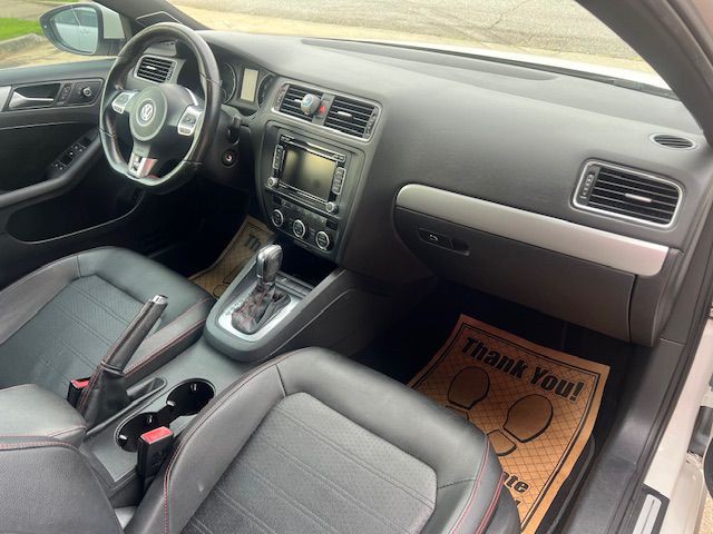 2013 Volkswagen Jetta Image 17