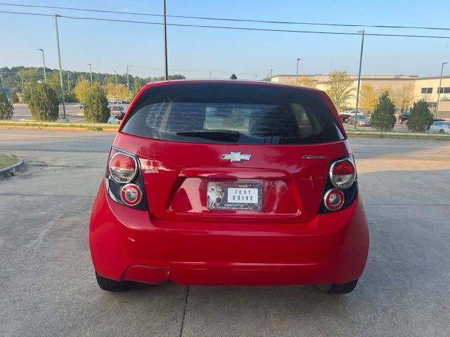 2012 Chevrolet Sonic Image 3