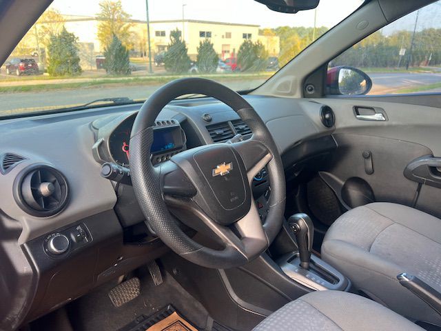 2012 Chevrolet Sonic Image 8
