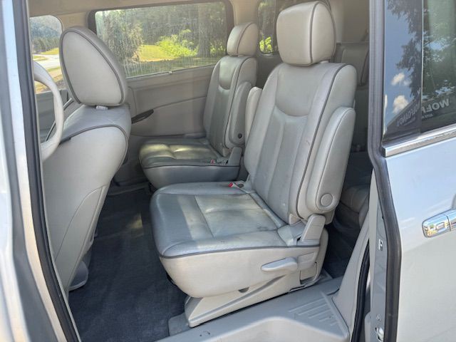 2013 Nissan Quest Image 11