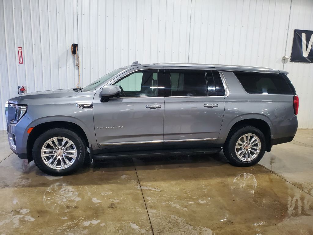 2021 GMC Yukon Image 2